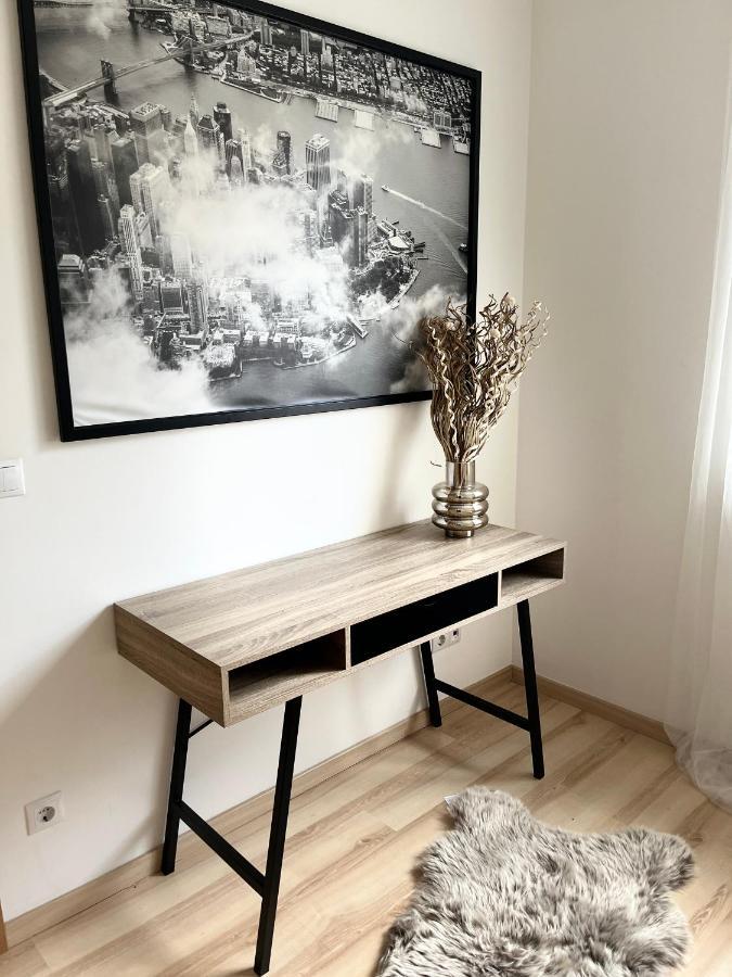 Corvin Promenade Crystal Appartement Boedapest Buitenkant foto